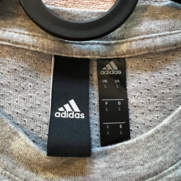 Adidas T Shirt - Picture 3 of 3